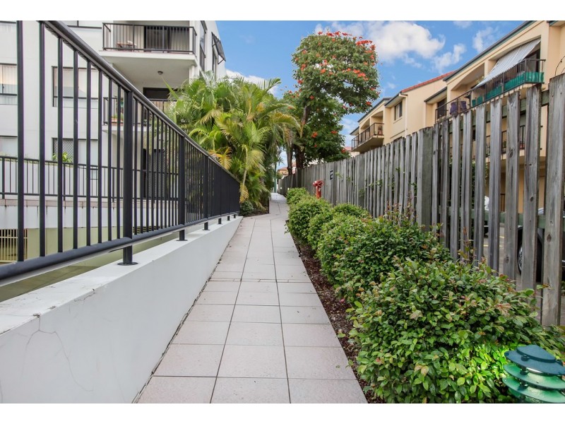 15-17 Lloyd Street, Southport QLD 4215