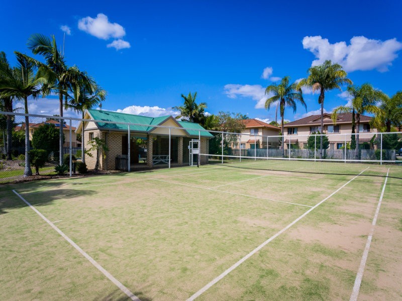 143/31 Usher Avenue, Labrador QLD 4215