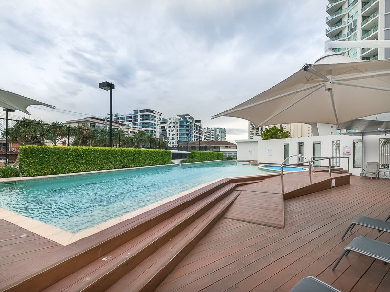 902/300 Marine Parade, Labrador QLD 4215