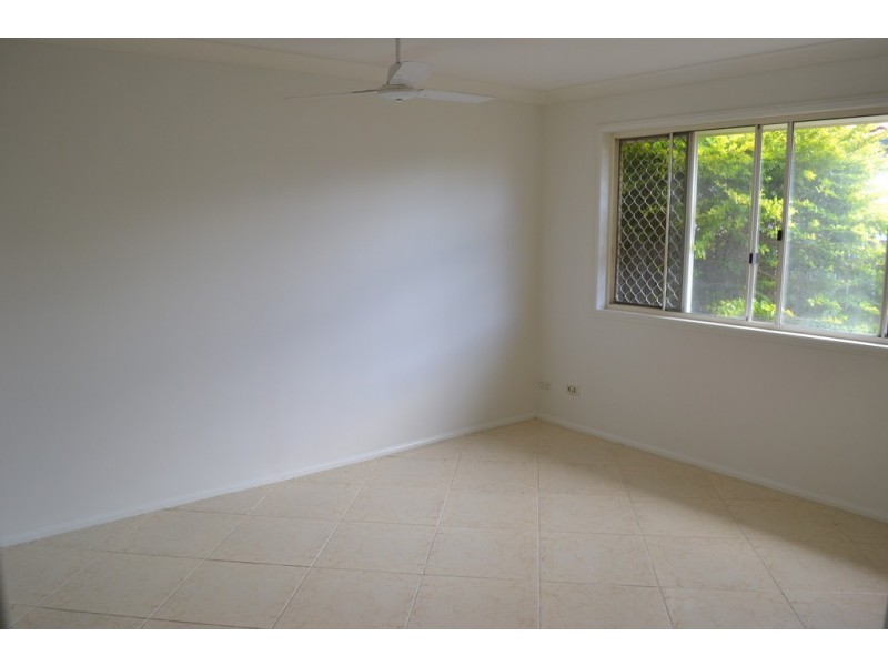 2/157 Whiting Street, Labrador QLD 4215