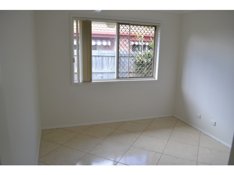 2/157 Whiting Street, Labrador QLD 4215