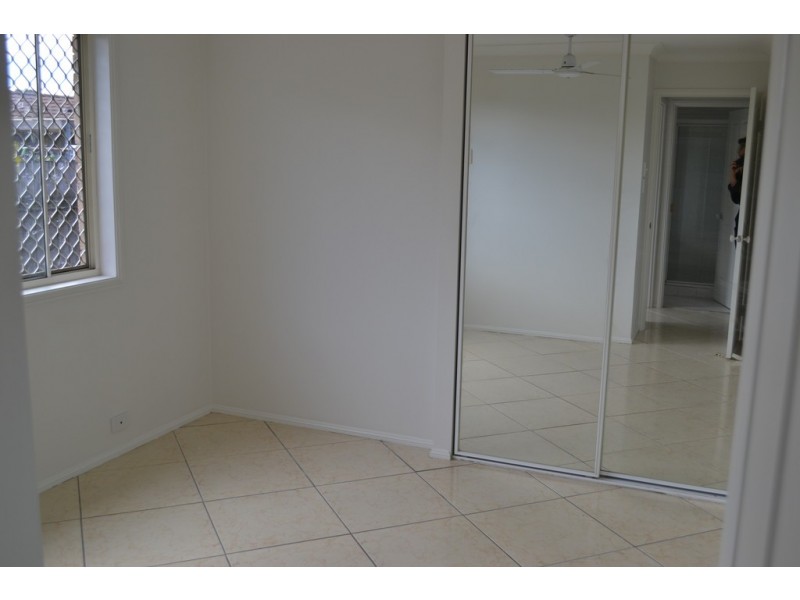 2/157 Whiting Street, Labrador QLD 4215