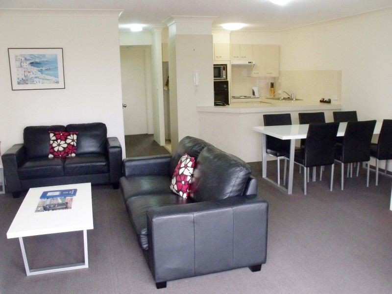 42/37 Bayview Street, Runaway Bay QLD 4216