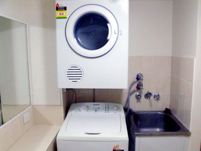 42/37 Bayview Street, Runaway Bay QLD 4216