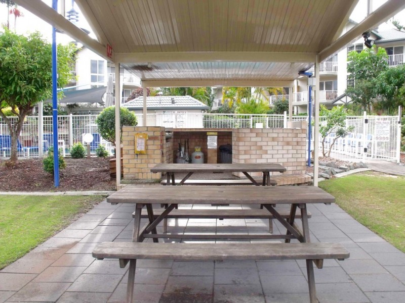 42/37 Bayview Street, Runaway Bay QLD 4216