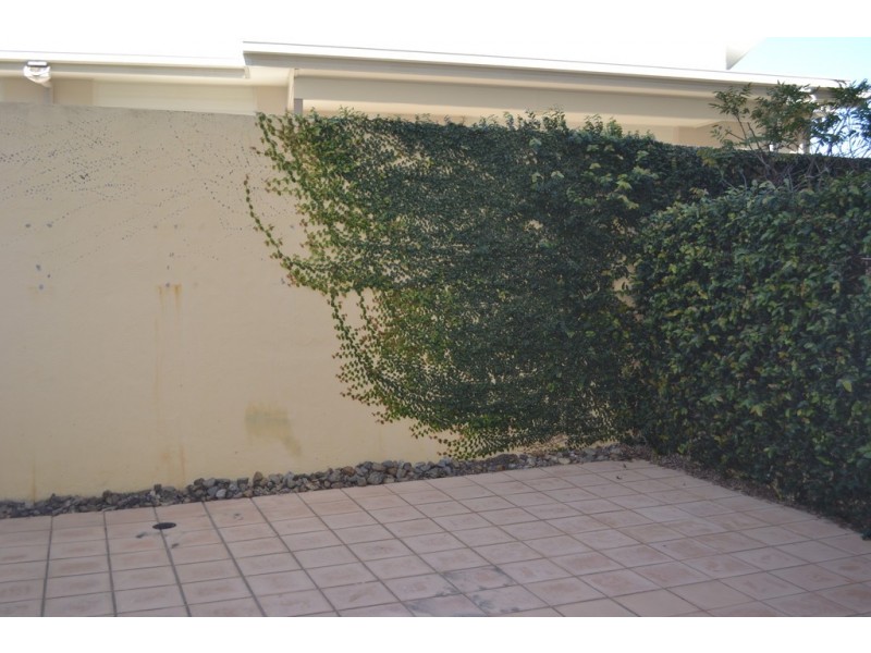 2/14 Pendraat Parade, Hope Island QLD 4212