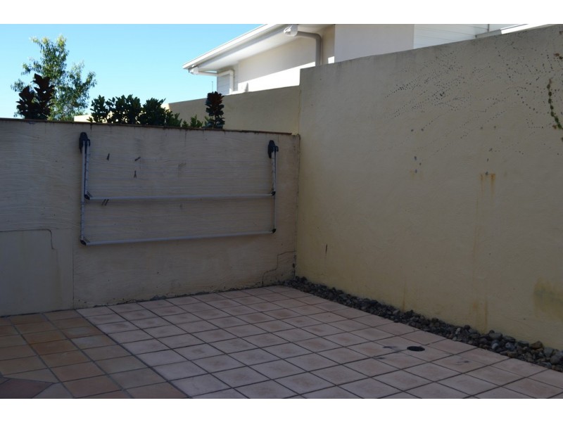 2/14 Pendraat Parade, Hope Island QLD 4212