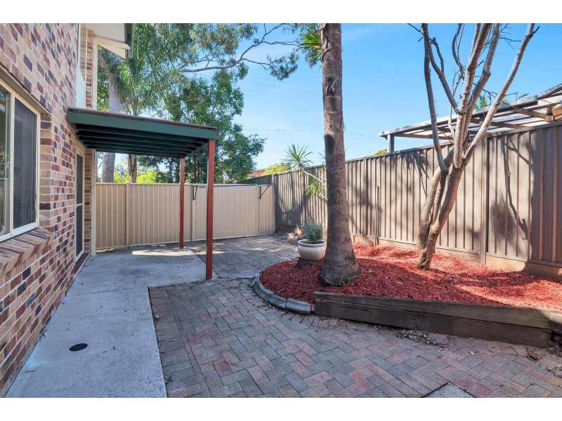 1/33 Government Road, Labrador QLD 4215
