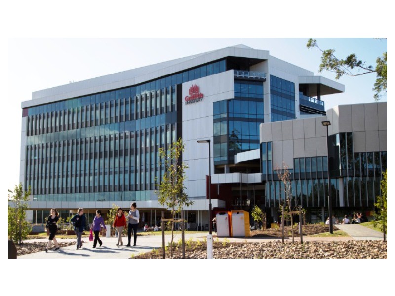 122 Eugaree Street, Southport QLD 4215