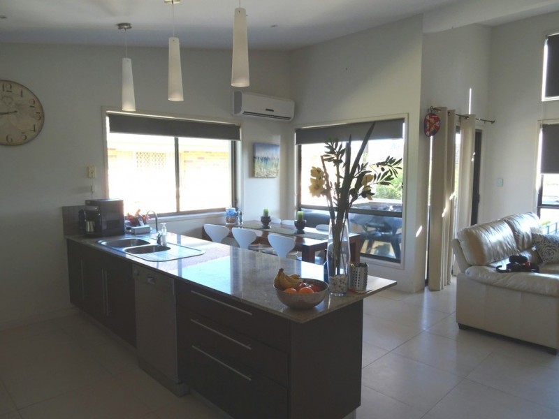 2/30 Broad Street, Labrador QLD 4215