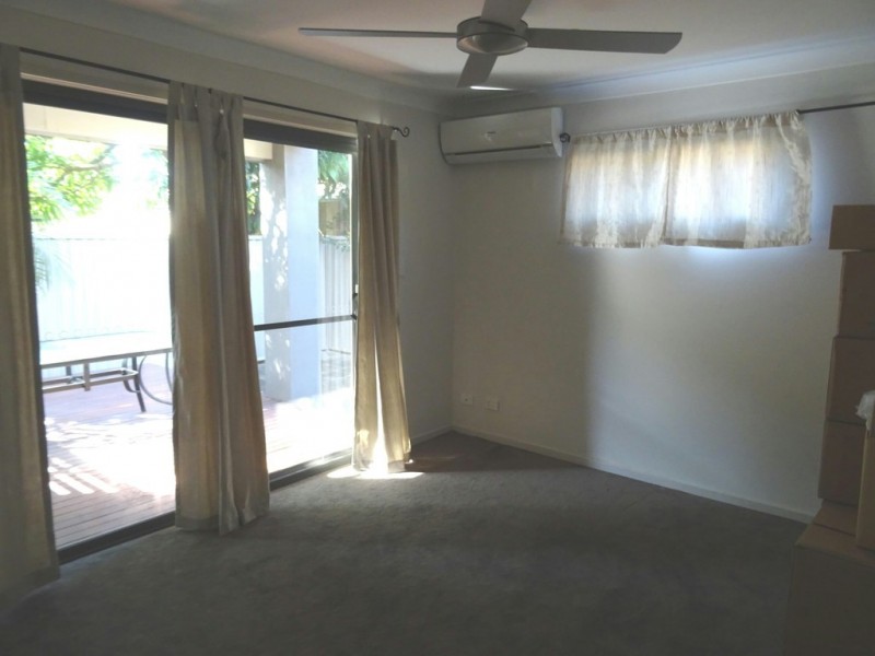 2/30 Broad Street, Labrador QLD 4215