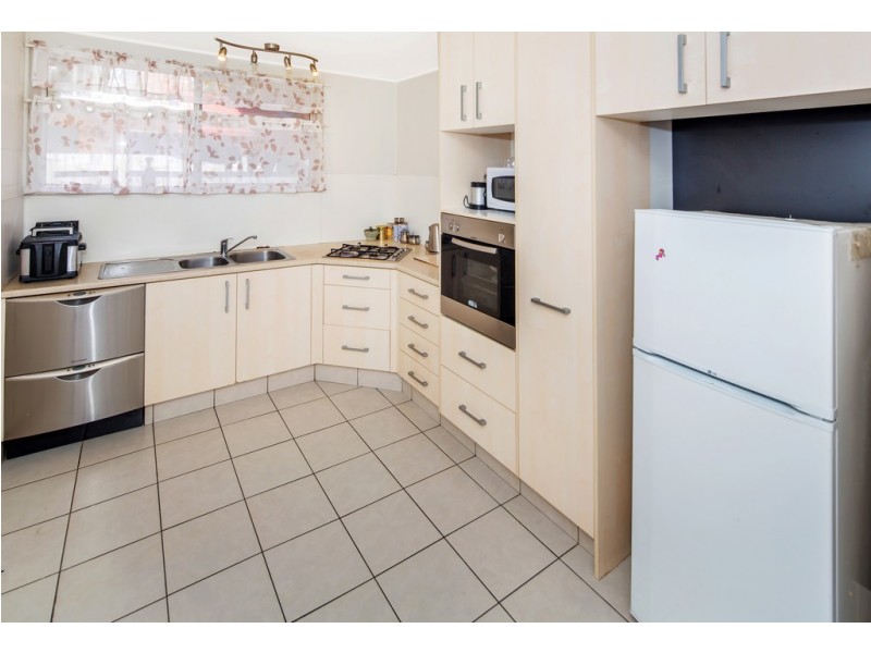 3/150 Frank Street, Labrador QLD 4215