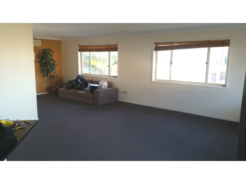 9/10 Brisbane Road, Labrador QLD 4215