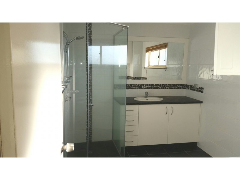 9/10 Brisbane Road, Labrador QLD 4215