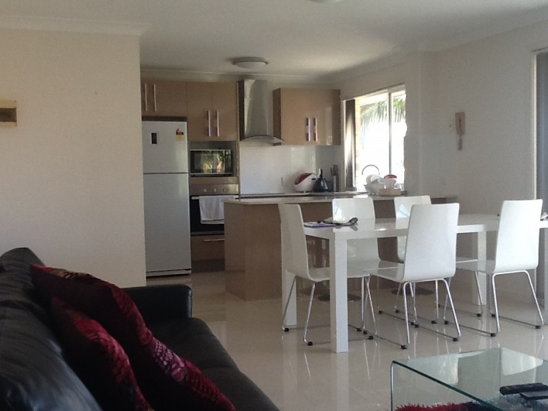 7/145 Muir Street, Labrador QLD 4215