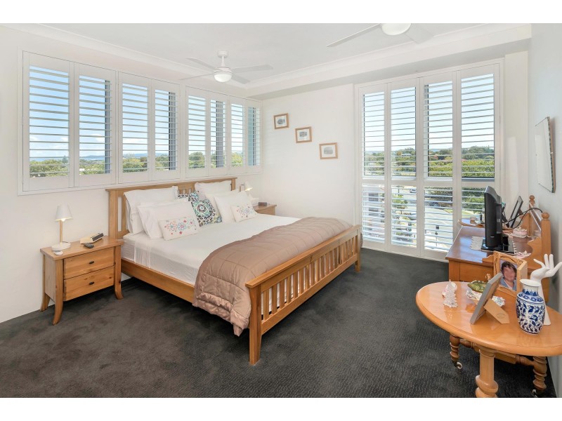 509 / 360 Marine Parade, Labrador QLD 4215