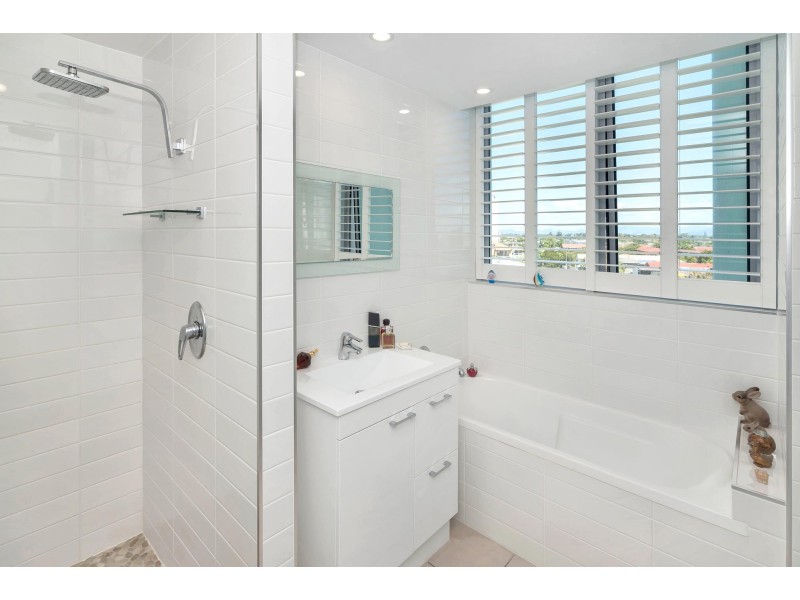 509 / 360 Marine Parade, Labrador QLD 4215