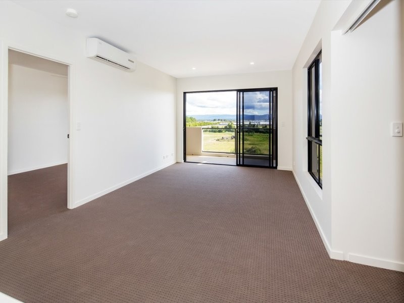 202/32 Broadwater Avenue, Hope Island QLD 4212