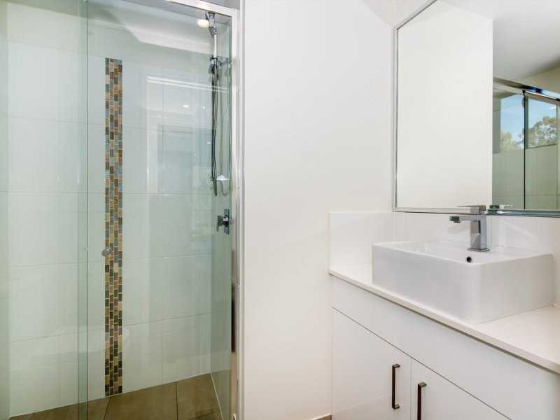 202/32 Broadwater Avenue, Hope Island QLD 4212