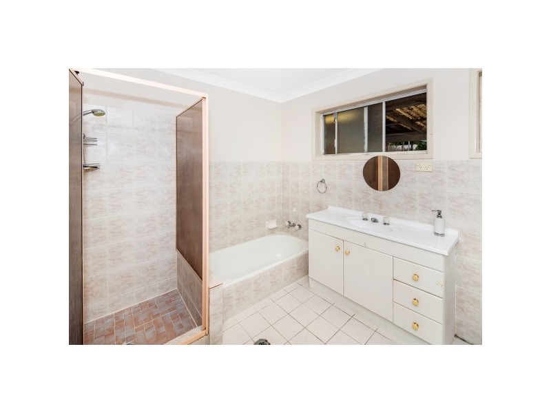 2 Rathbone Place, Labrador QLD 4215