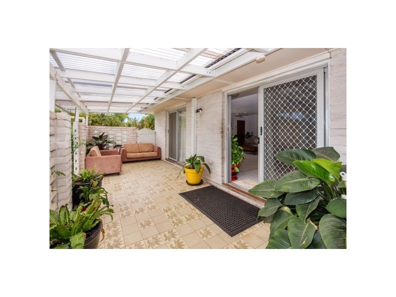 2 Rathbone Place, Labrador QLD 4215