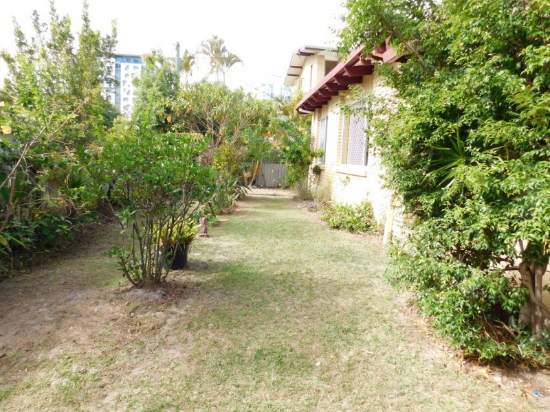 36 Imperial Parade, Labrador QLD 4215