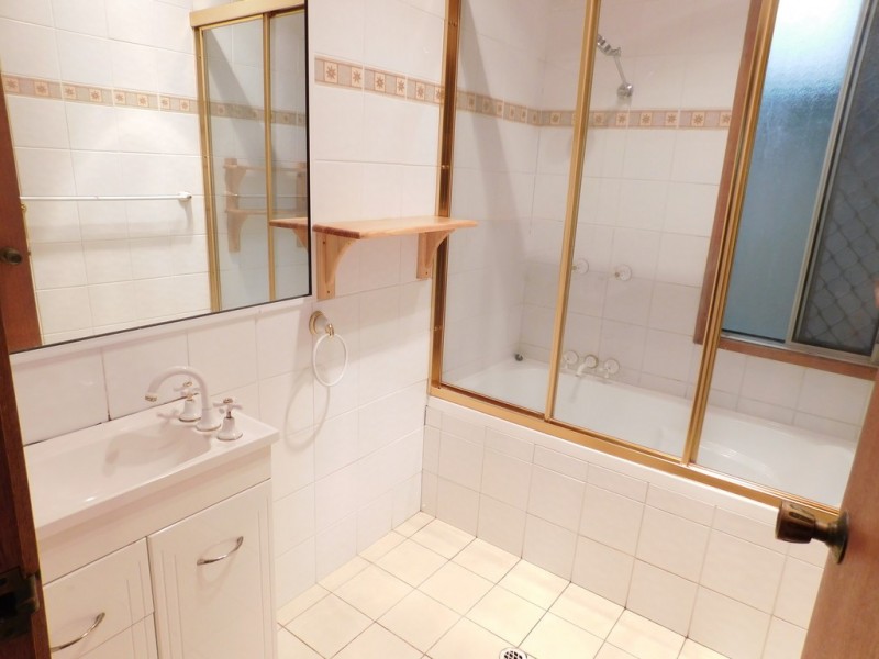 36 Imperial Parade, Labrador QLD 4215