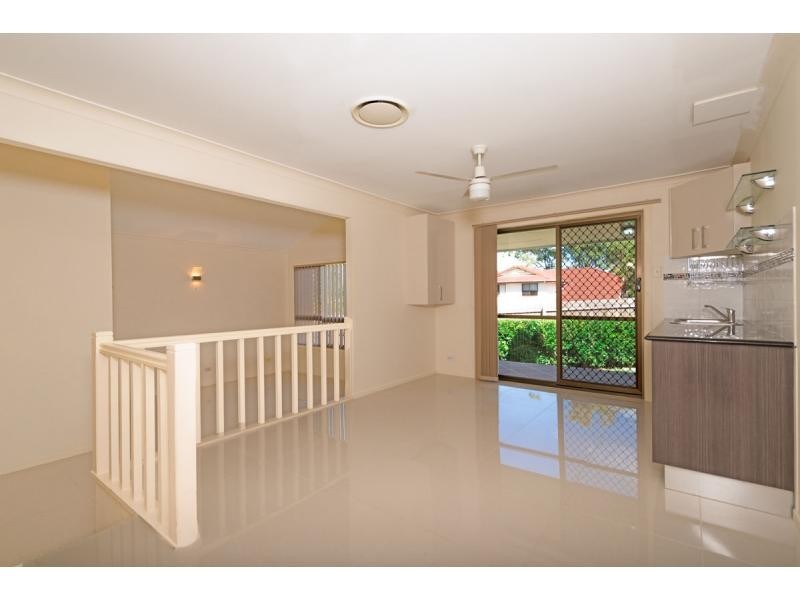 8/212 Central Street, Labrador QLD 4215