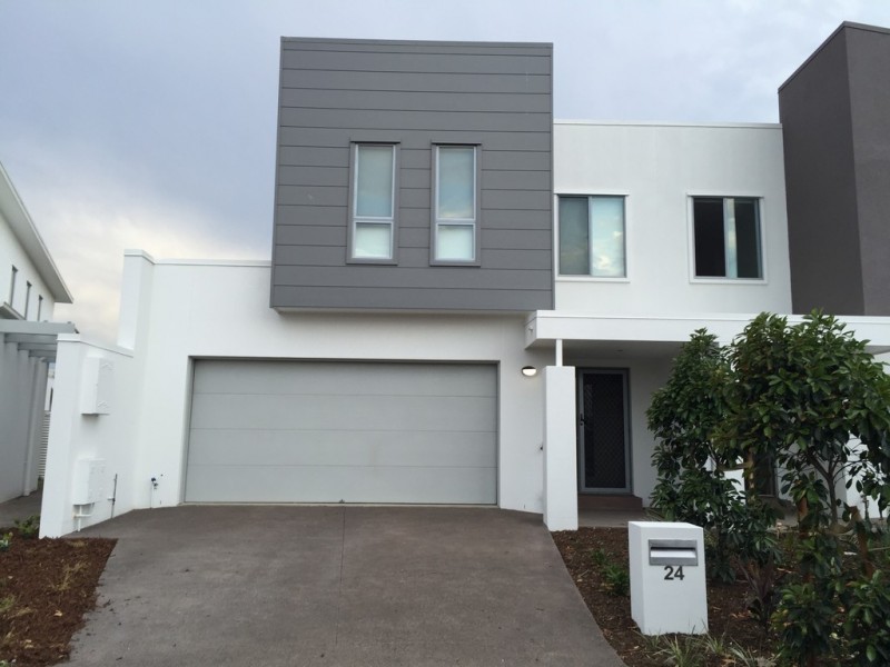 24 North Quay Circuit, Hope Island QLD 4212