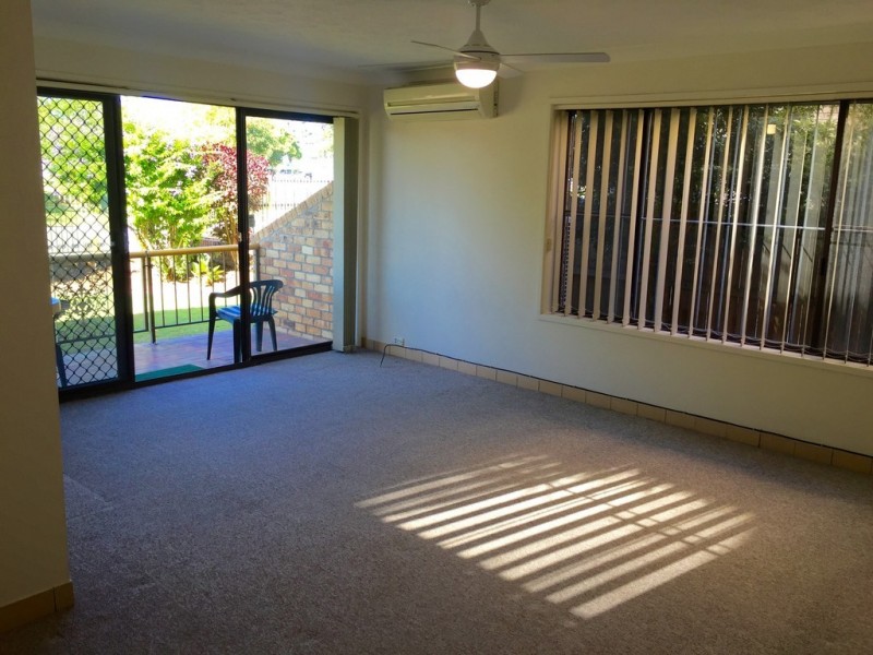 1/6 Broad Street, Labrador QLD 4215