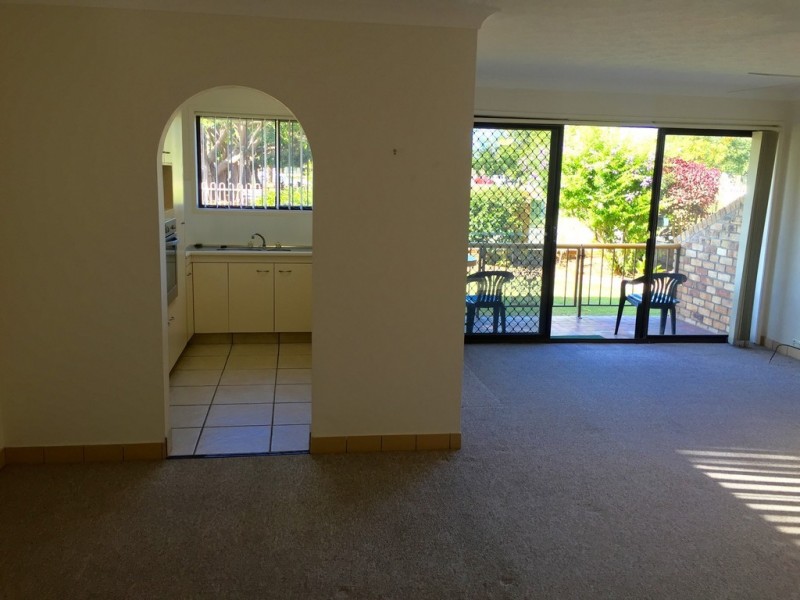 1/6 Broad Street, Labrador QLD 4215