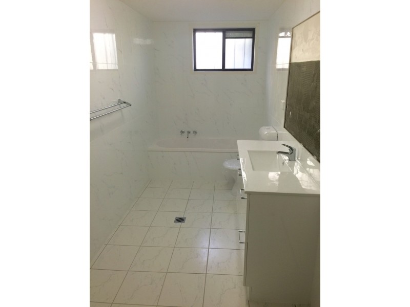 1/6 Broad Street, Labrador QLD 4215