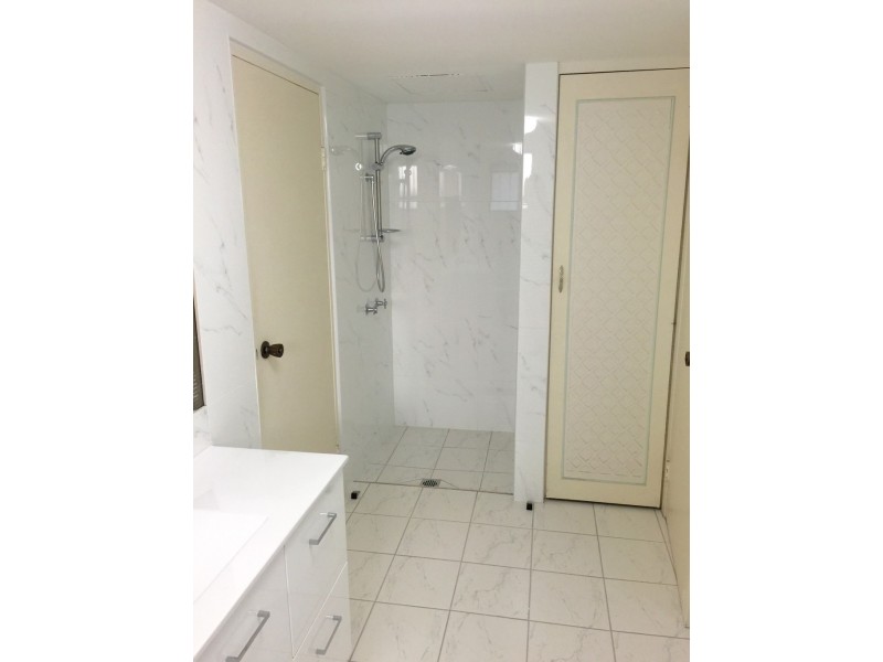 1/6 Broad Street, Labrador QLD 4215