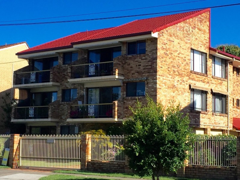 1/6 Broad Street, Labrador QLD 4215