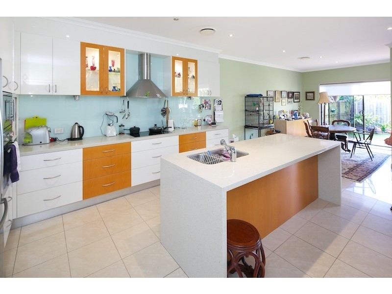 2/463 Pine Ridge Road, Runaway Bay QLD 4216