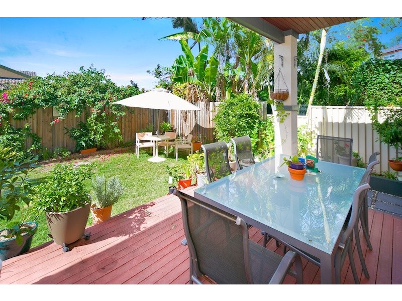 2/463 Pine Ridge Road, Runaway Bay QLD 4216