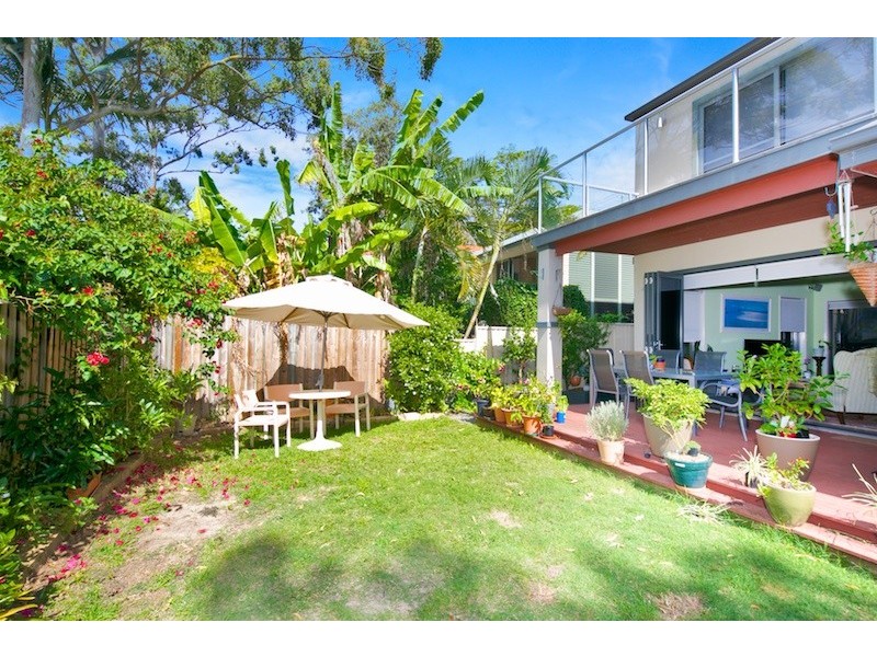 2/463 Pine Ridge Road, Runaway Bay QLD 4216