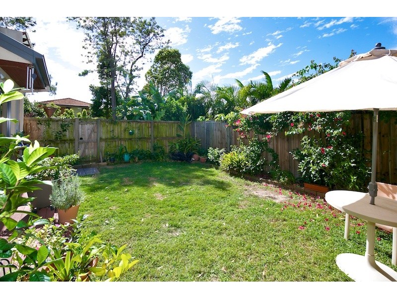 2/463 Pine Ridge Road, Runaway Bay QLD 4216