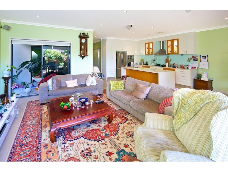 2/463 Pine Ridge Road, Runaway Bay QLD 4216