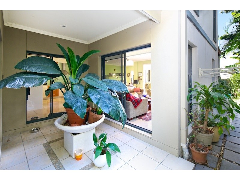 2/463 Pine Ridge Road, Runaway Bay QLD 4216