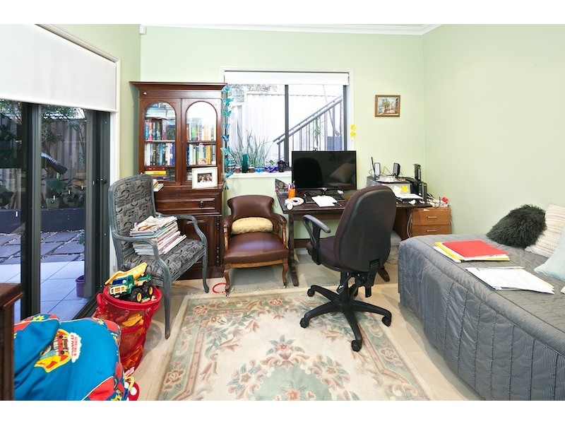 2/463 Pine Ridge Road, Runaway Bay QLD 4216