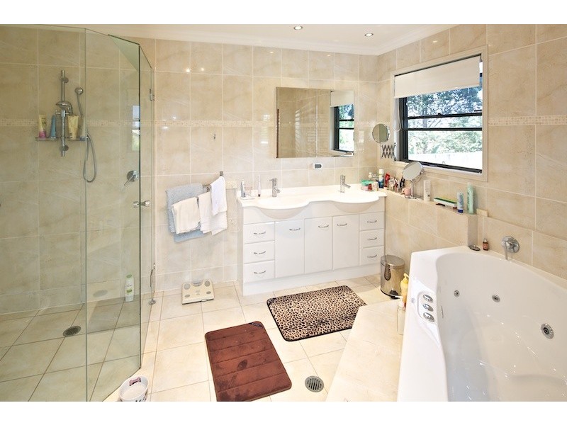 2/463 Pine Ridge Road, Runaway Bay QLD 4216
