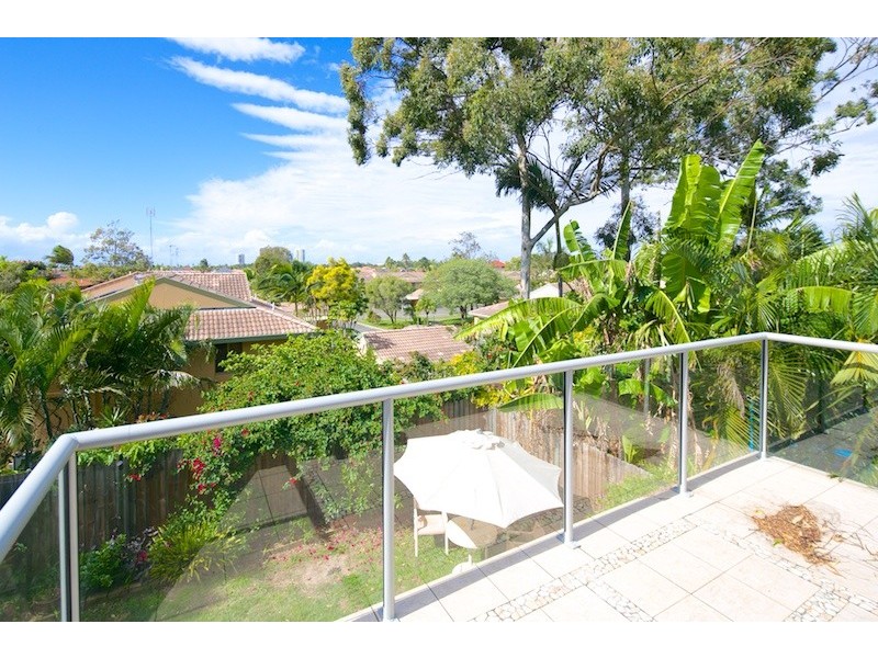 2/463 Pine Ridge Road, Runaway Bay QLD 4216