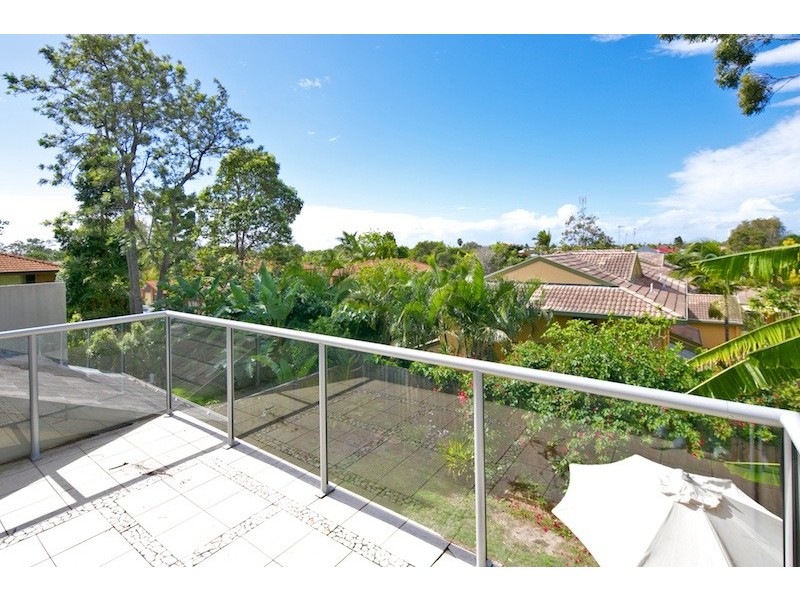 2/463 Pine Ridge Road, Runaway Bay QLD 4216