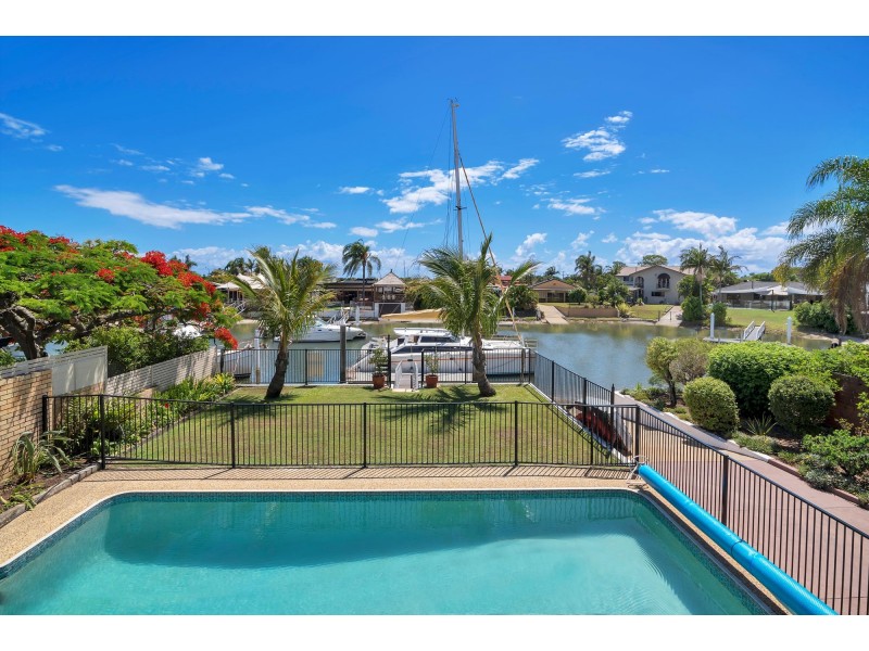 61 Oxley drive, Paradise Point QLD 4216