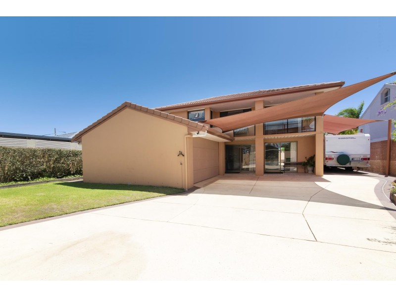 61 Oxley drive, Paradise Point QLD 4216