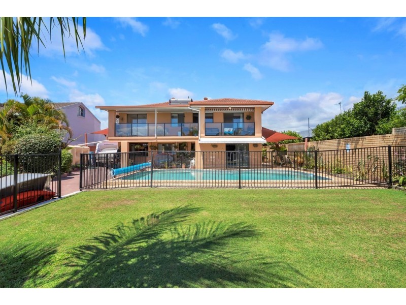 61 Oxley drive, Paradise Point QLD 4216