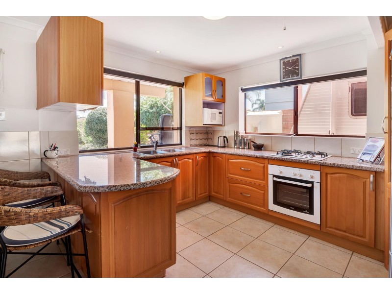 61 Oxley drive, Paradise Point QLD 4216