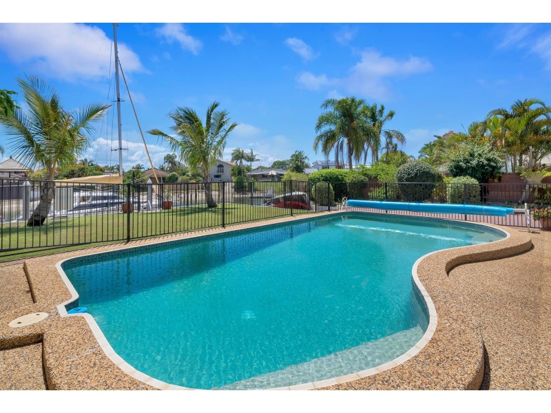 61 Oxley drive, Paradise Point QLD 4216
