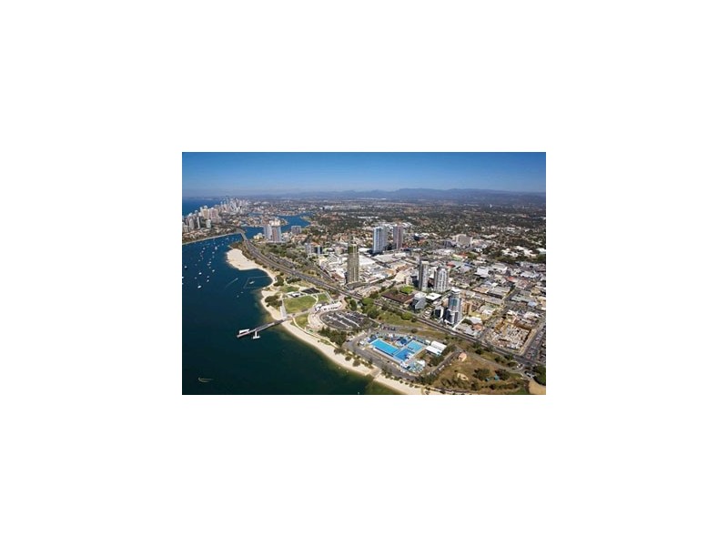 8 Norman Street, Southport QLD 4215